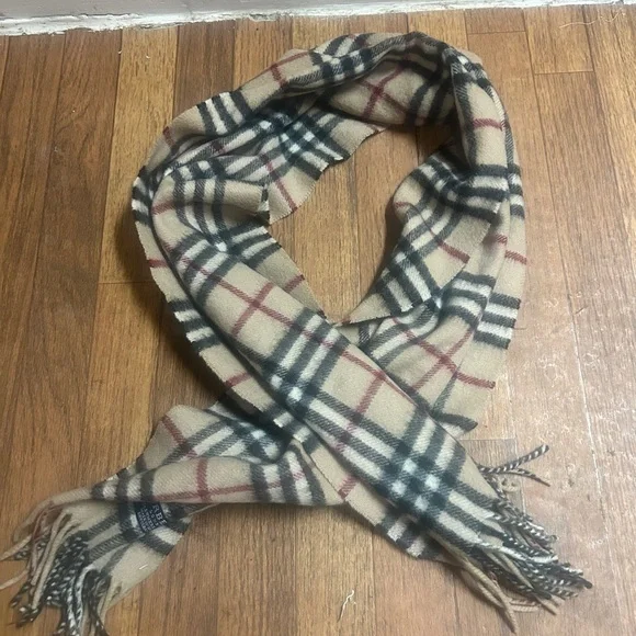 Burberry Beige and Black Checkered Scarf 50./. Cashmere - Picture 5 of 7